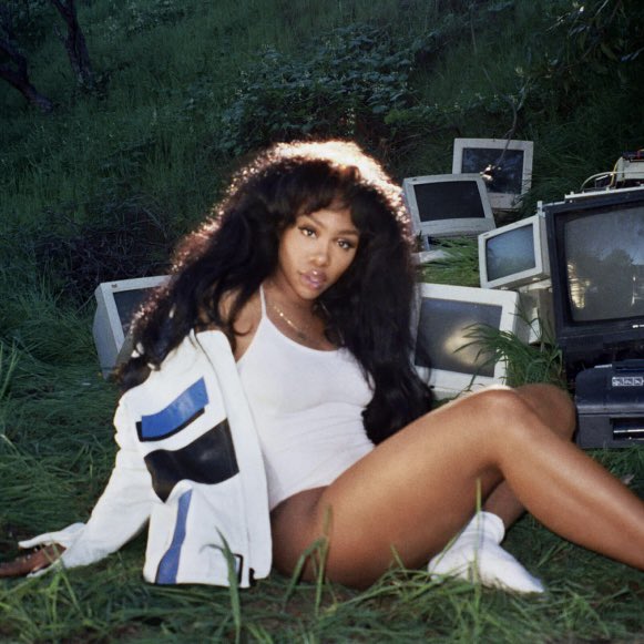 ChartingSZA's tweet photo. .@SZA’s “Ctrl” is now only 1 week away from tying @Adele’s “21” as the female album with the longest consecutive chart run in Billboard 200 chart history (353 consecutive weeks).

— “Ctrl” is currently within the Top 50 on its 352nd week. https://t.co/Q9Uu4QFwNT