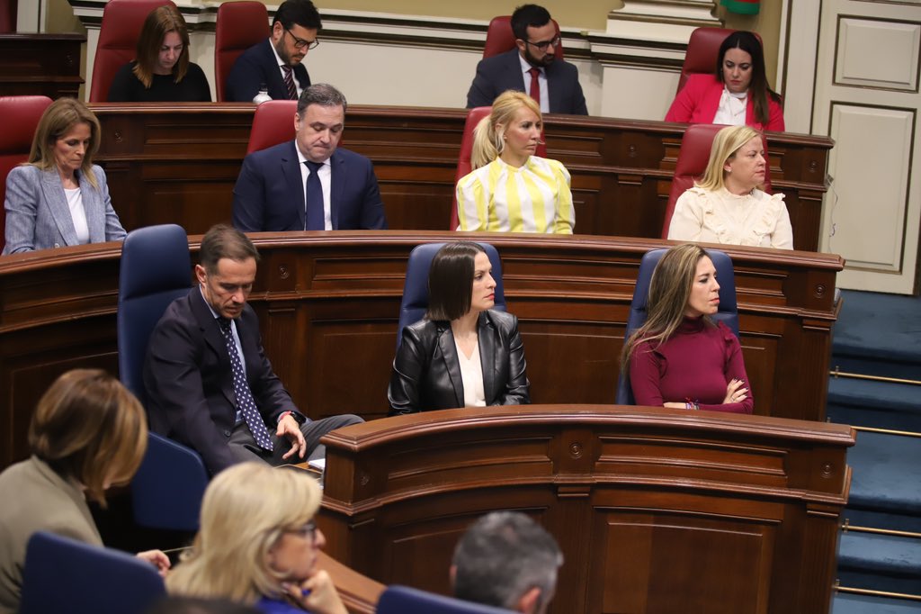 parcan's tweet photo. Sigue en directo el #DENCANARIAS24 a través de nuestras redes sociales y en la web:
🔴 https://t.co/VccZoRhy0I https://t.co/V9NLhJ7FIT