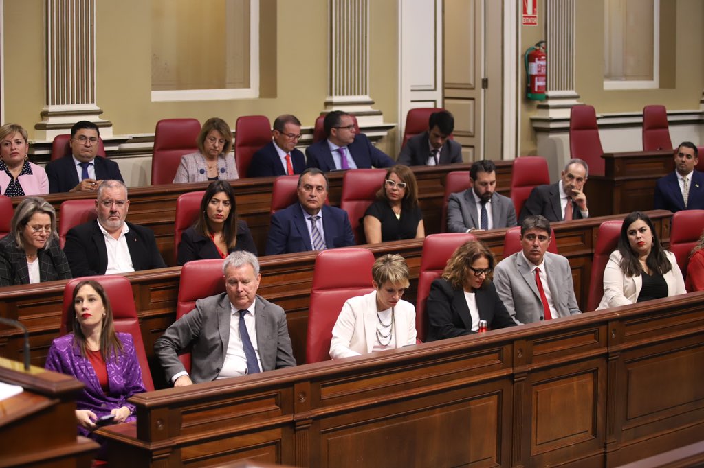 parcan's tweet photo. Sigue en directo el #DENCANARIAS24 a través de nuestras redes sociales y en la web:
🔴 https://t.co/VccZoRhy0I https://t.co/V9NLhJ7FIT