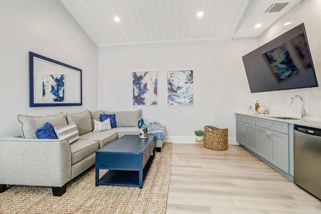 AnnaGrayDesigns's tweet photo. Finishing Touches to Make or Break a Remodel

Click to learn more: https://t.co/YLBiEC7XMM

#AnnaGrayDesigns #Austin #Texas #HomeDesign #InteriorDesign #SpacePlanning #HomeFurnishing #HomeStaging #NewBuildDesign #HomeRemodel #InteriorRemodeling https://t.co/3rEjBOs3h8