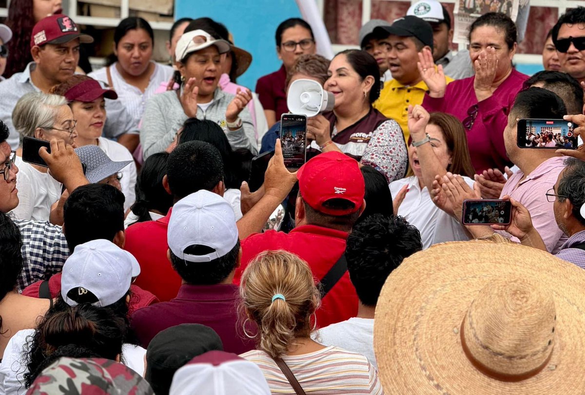 clautee's tweet photo. 📣¡Salarios dignos y bienestar para el pueblo!

En unidad todas y todos lograremos consolidar el segundo piso de la #CuartaTransformación.⚡️

#VotaClaudiaTello 
#ClaudiaTelloSenadora 
#Honestidad #Esperanza y #AmorAlPueblo https://t.co/4WSfWVnqh4