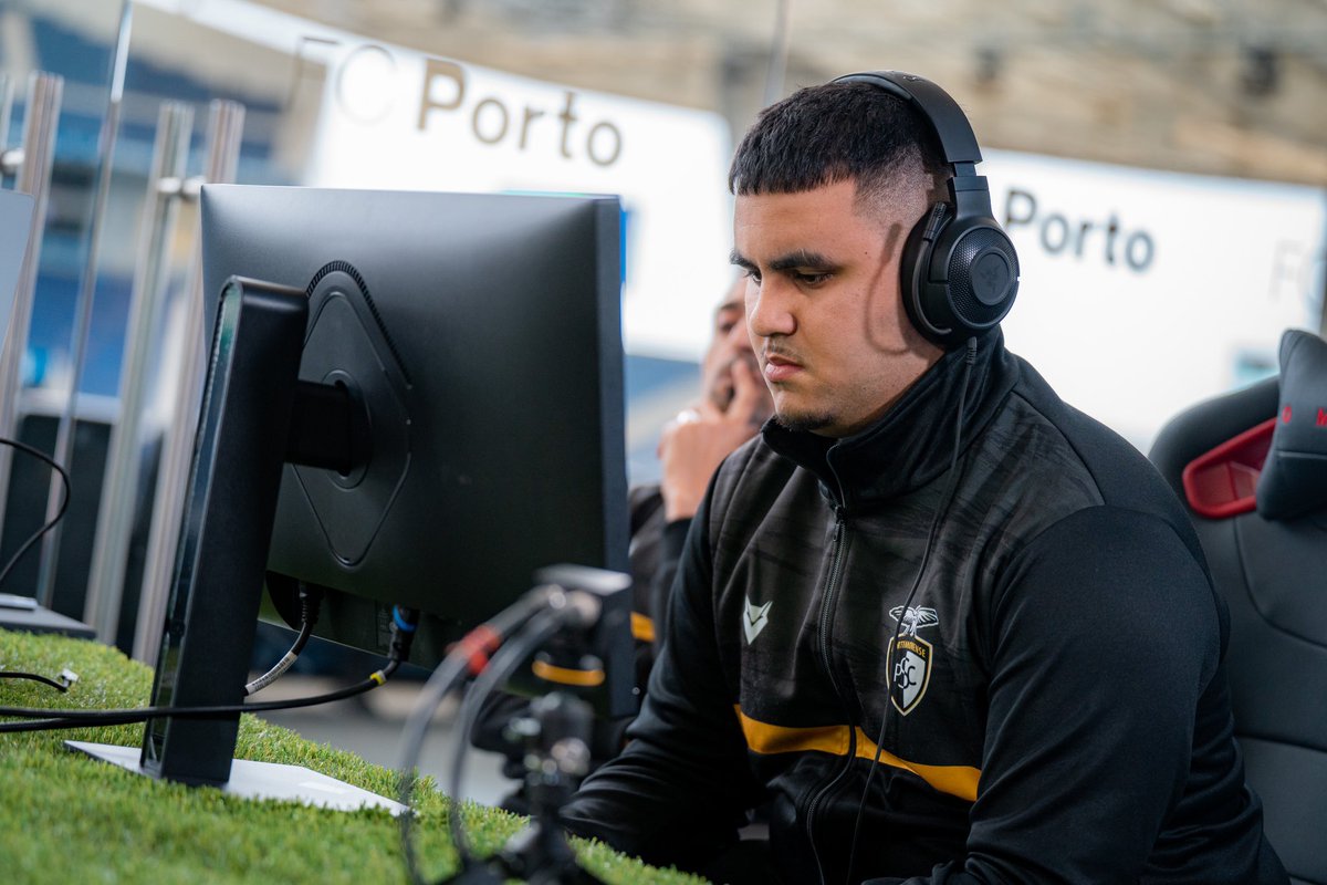 Com a masters quase a começar venho anunciar que estou disponível para ouvir propostas para a competição 

Quem estiver interessado pode-me contactar por DM📩