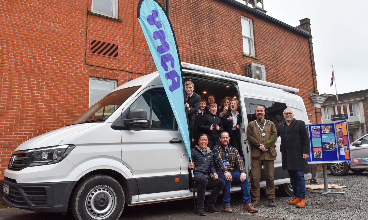 1/3 NEWS: Partnership plans for #SaferRedhill announced. £265k of Safer Streets funding secured by the council, @SurreyPolice and @PCCSurrey will go towards town centre improvements, ASB training, @YMCAEastSurrey youth outreach and bus (pictured). orlo.uk/jphHZ