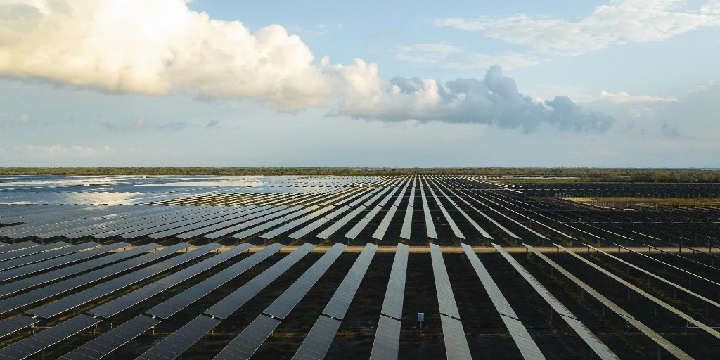 We put the clean in #CleanEnergy. 

#WindEnergy #SolarEnergy #RenewableEnergy #MorningVibes #EnergyTransition