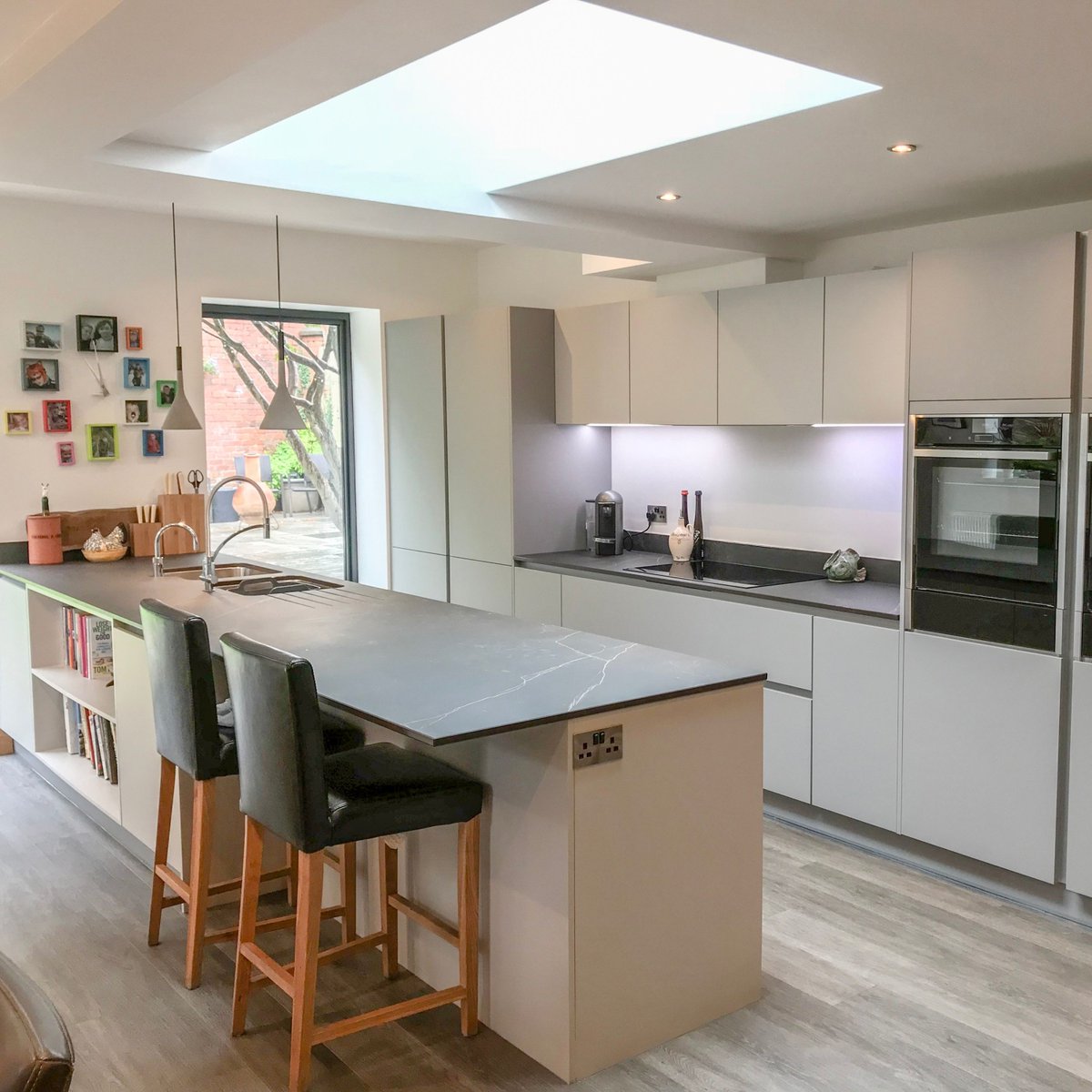 Are you ready to revamp your kitchen space? Get in contact with one of our designers today! ⁠ ⁠ 📸 Sutton Light Grey with Dust Grey⁠ ✏ Ryan Thomas at Sigma 3 Kitchens Swansea⁠ .⁠ #kitchengoals #kitcheninspo #kitchenideas #kitcheninspiration