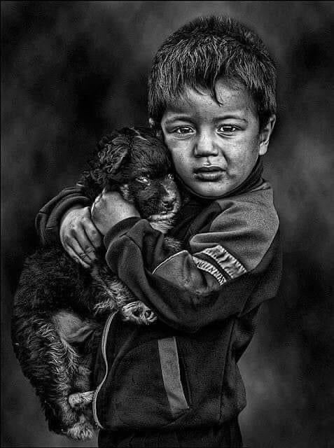 روزہ فرض بھی نہیں مجھ پر ،
پھر بھی کل سے کچھ نہیں کھایا.....

                               -بھوک....