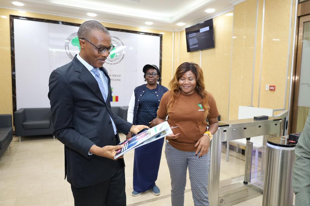 🐟🌊#TAATFish also paid a courtesy visit to the <a href="/AfDB_Group/">African Development Bank Group</a>  offices in #Yaounde. Hosted by the Bank's General Director of Africa Central Region and Country Manager of #Cameroon, Mr Serge N'GUESSAN and his team. Deliberations and call for action included #PrivateSector engagement
