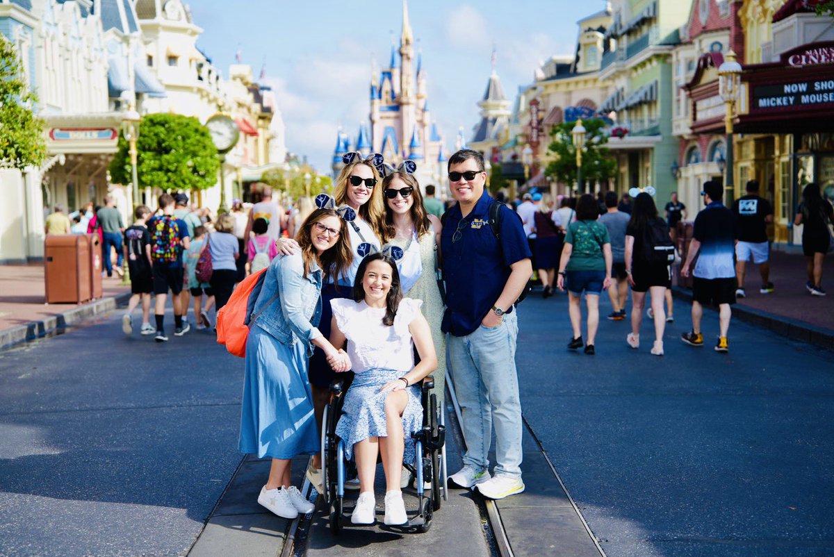 Robert Quach tweet media