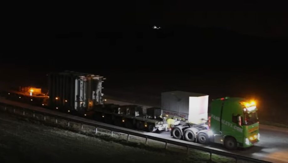 AlyonaRusu's tweet image. В #Молдову прибыла новая партия #оборудования для строительства #линии #электропередачи Вулканешты — Кишинев
Это важный этап проекта, который модернизирует Кишиневскую электростанцию 330 кВ и укрепит #энергетическую #безопасность страны.
Поставляемые автотрансформаторы будут…