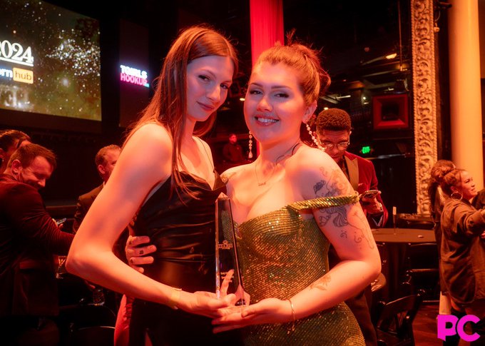 my sister, diva, bad bitch BEAUTIFUL ASS BEST FRIEND  this silly bitch won GROOBY GIRL OF THE MOTHERFUCKING