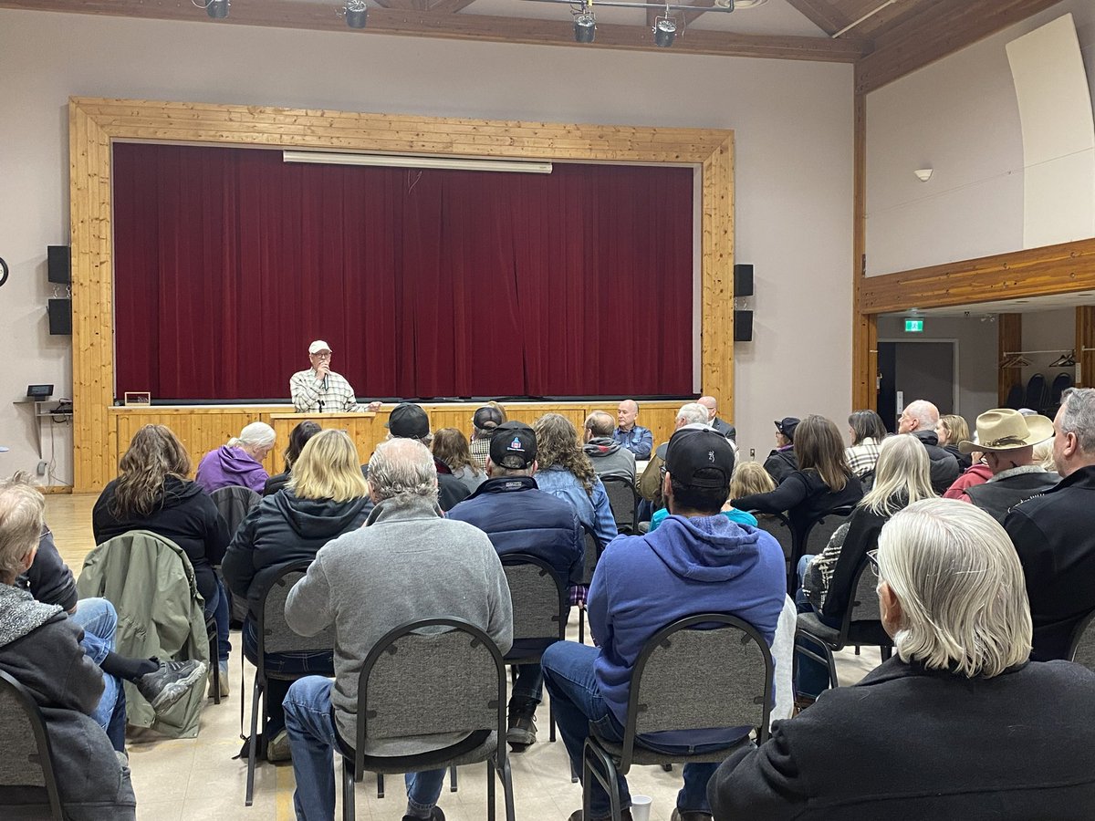 IanPatonDelta's tweet image. Agricultural Townhall in Quesnel last night - ranchers, farmers, and small businesses came together to express how unhappy they are with the current NDP government re: disaster response, water access, insurance, sector supports #betterispossible #bcpoli