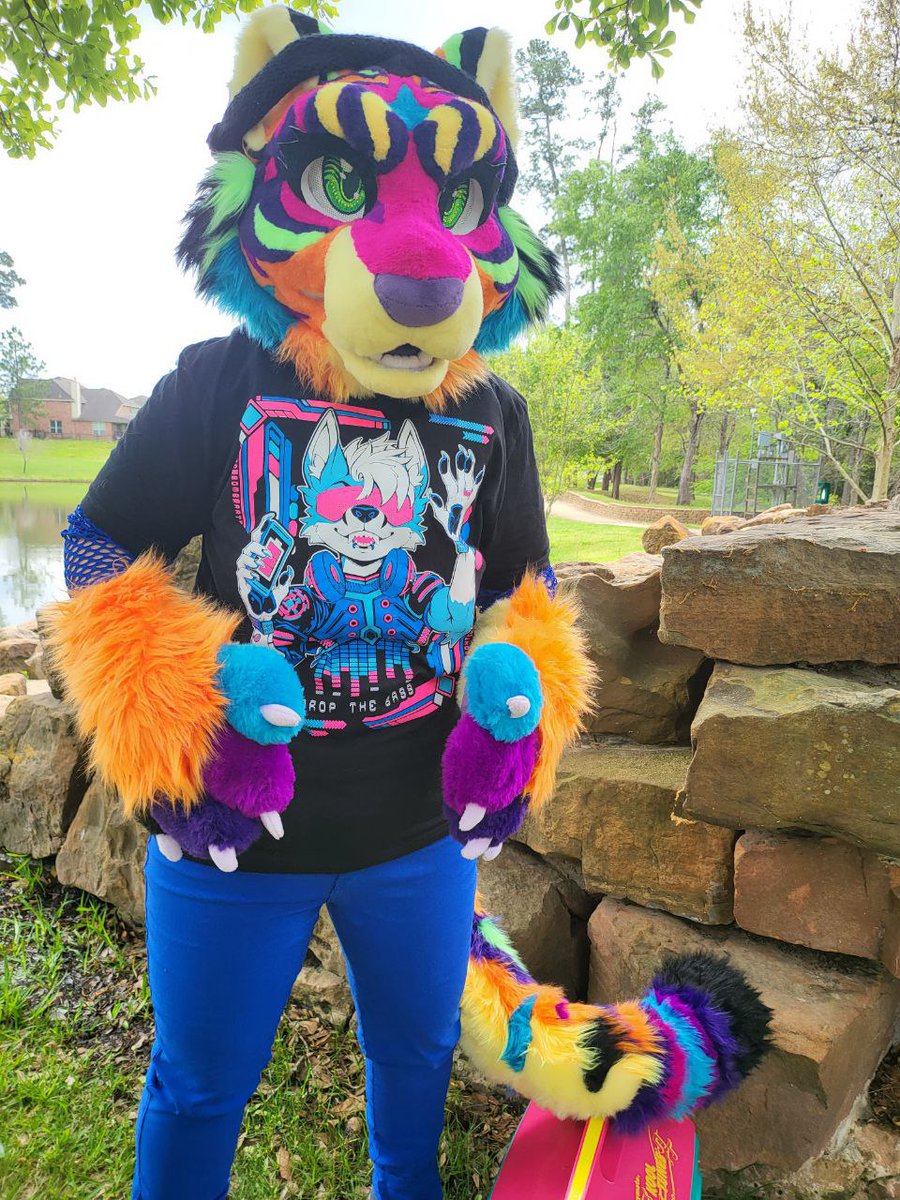 Boombox is ready for #TexasFurryFiesta2024! 🌈🐯🎶🎧