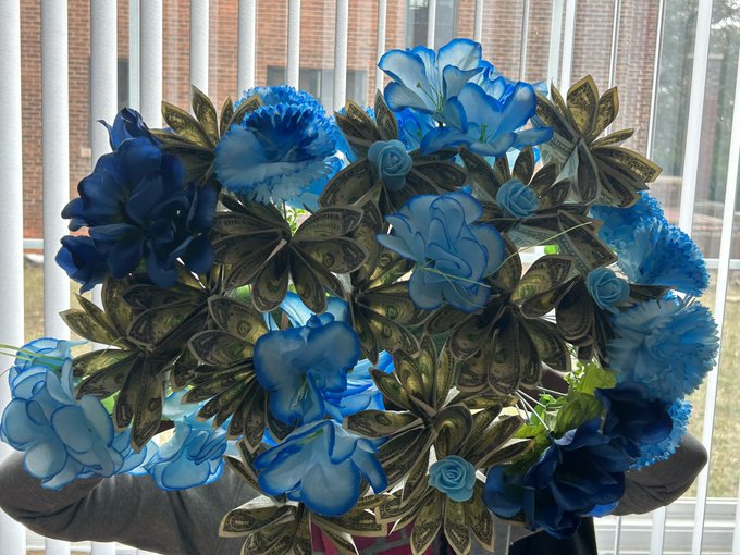 To order  MsChocolitt Bouquet's email jacqueline.moore3@icloud.com Thank you... 😘❤️🍫 https://t.co/fd<a href="/tag/smotheredturkeydrums"class="tags"><span>#smotheredturkeydrums</span></a>