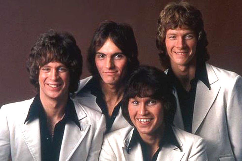 Qué pena más grande. 😔😔😔
Se ha muerto Eric Carmen, el cantante y compositor de unos de los mejores grupos de la historia, los Raspberries, y uno de mis favoritos. Mi homenaje desde aquí con un hilo con sus mejores canciones. DEP.