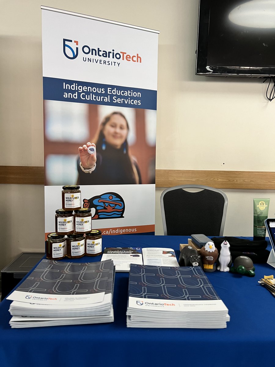 ontariotech_u's tweet image. Ontario Tech is proud to be an official sponsor of this year&apos;s @Official_LNHL tournament.

We&apos;ve enjoyed connecting with participants from First Nation communities across Ontario to share more about our Indigenous admission supports, programs and other learning opportunities.