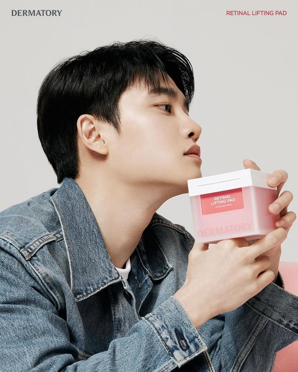 kyungsoo's side profile and jawline will never not serve look at the material