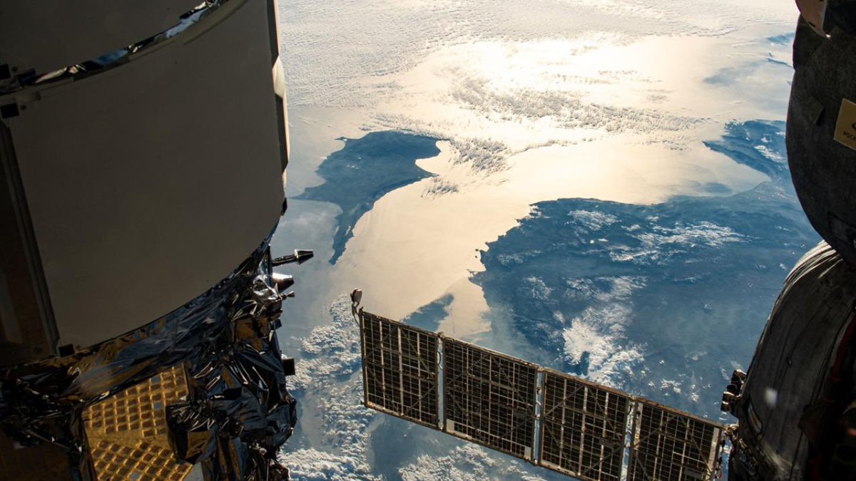 pusholder's tweet photo. Türkiye'nin ilk astronotu Alper Gezeravcı, KKTC'nin uzaydan çektiği fotoğraflarını paylaştı. https://t.co/BAEG2vi9Vc