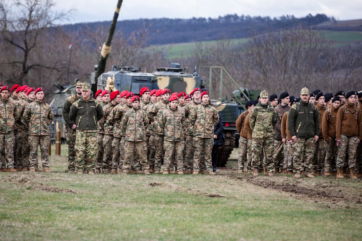 🎉🇭🇺 Celebrating our 25 years in @NATO, Hungary's transformation shines: from exceeding our 2% GDP defence goal to @NATO_KFOR leadership and our Gripens securing skies, we stand committed to peace and regional stability. #NATO25Hungary #StrongerTogether #WeAreNATO