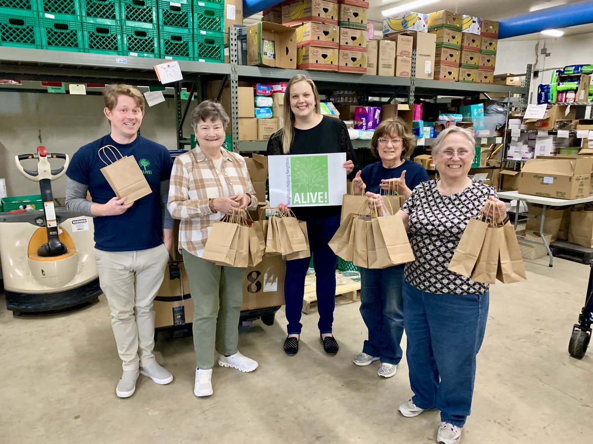 ALIVE4AlexVA's tweet photo. Thank you to our friends at @ReingoldInc for donating 200 hygiene care bags! These items will be delivered to ALIVE!'s Food Hubs for our Alexandria neighbors in need.

Shop online to donate items for this month's diaper drive at: https://t.co/DPFYK85wt9 https://t.co/jyhWrasszY