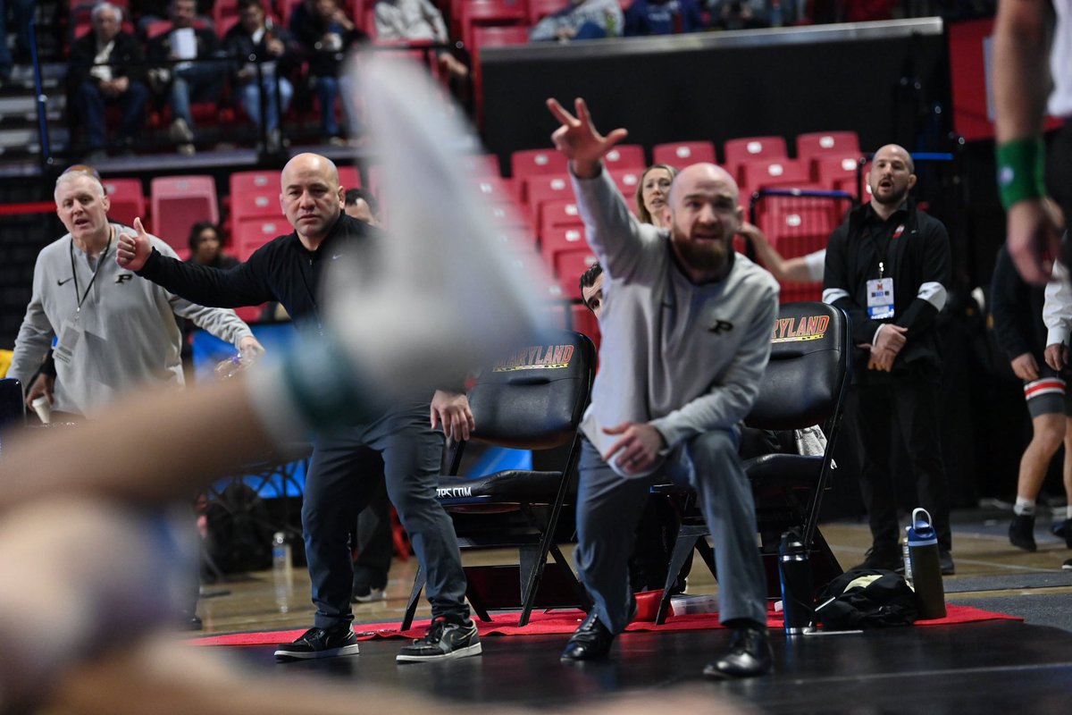 The reaction shots to <a href="/GreysonClark48/">Greyson Clark</a>’s comeback win are what it’s all about 🤩

#BoilerUp🚂 | #AlwaysAggressive