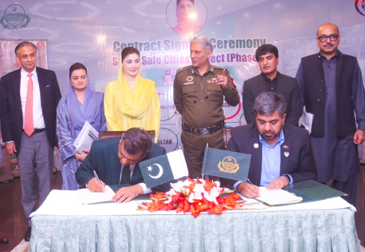 MOU signed & work underway for turning 18 districts of Punjab into safe cities. Insha’Allah will be done in 12 weeks. The project is imperative to keep the crime in check. IG sb, police dept and Safe city management doing a tremendous job. A pat on the back to all. Keep it up.