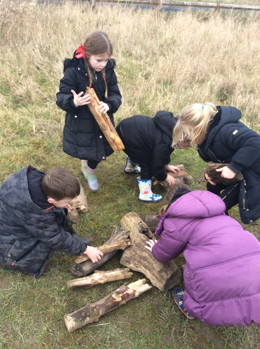 Y1CRA's tweet photo. The Y1 children have had a wonderful day at @RSPBSaltholme. Here is a snippet of our fantastic day learning all about pond minibeasts and birds. 
#ponddipping #animalhabitats https://t.co/G6EWk0lywT