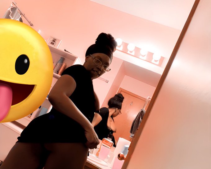 Come and get this ass before work baby.😈😜😘 https://t.co/33HT3hr8n3