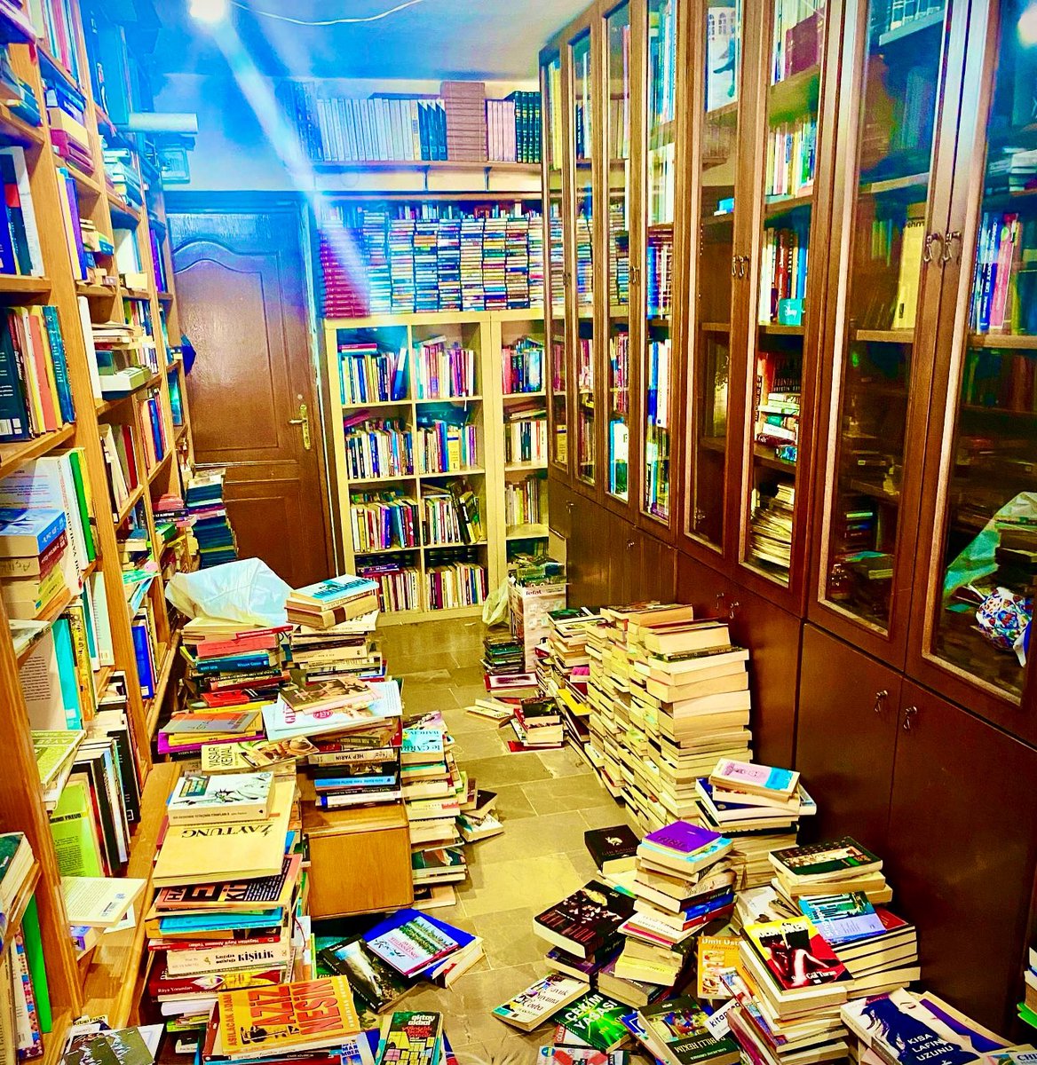 UnSahaf's tweet photo. Kitaplarınızı  Degerinde Alıyoruz.
Adresinizden Alıyoruz.
Nakit Ödeme Yapıyoruz.
Ders, Test,  Okul, Kitapları Almıyoruz.  
05368728220. https://t.co/Us78xyc5Ob