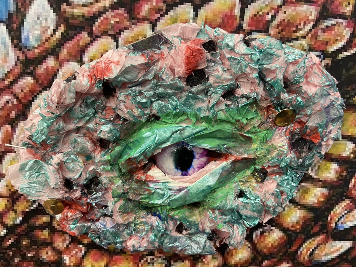 BerwickMiddle's tweet photo. L👀k! Amazing dragon eyes, created by Year 6. https://t.co/6PohWlyEn1