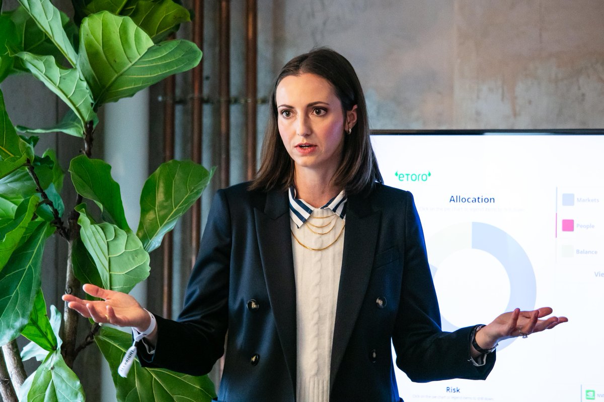 eToro's tweet photo. It was great meeting everyone last week at @weareAllBright's Step Forward summit in London. Our amazing Popular Investors, @Nezatron and @greeffinvest, also joined us to share their investing journeys. 🎉 💪 

📸 by Arielle Shear https://t.co/tOf4LegEem