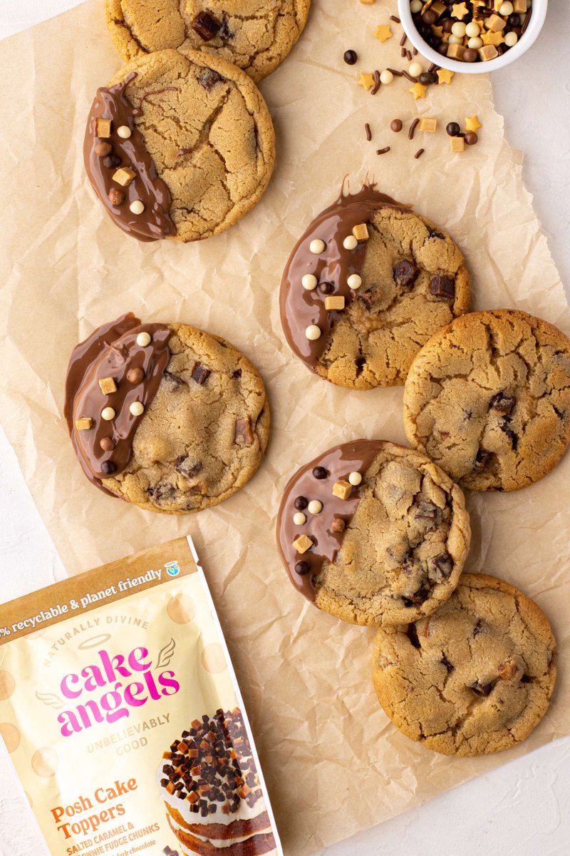 Put the kettle on and bake up this heavenly Zillionaire cookie recipe! These chewy cookies are filled with our super versatile Salted Caramel &amp; Brownie Posh Toppers🤩🍪

#cookies #cookierecipe #saltedcaramel #naturalrebellion #baking #bakinginspo #cookie #fudge #easybaking