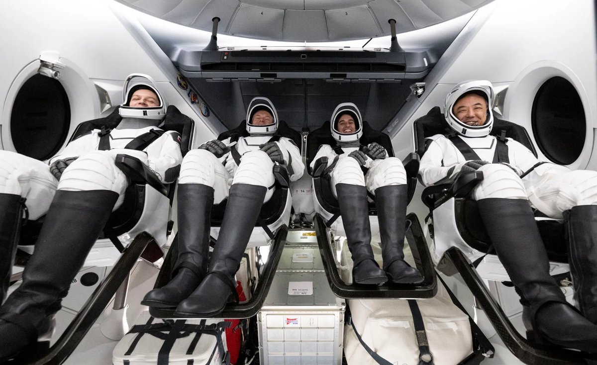 Great to see #Crew7 safely returned to Earth 🌍 Congratulations on a fantastic mission @Astro_Andreas (@esa), Jasmin Moghbeli (@NASA), Satoshi Furukawa (@JAXA_en) & cosmonaut Konstantin Borisov of Roscosmos. Welcome home! 📷@NASA/Joel Kowsky.