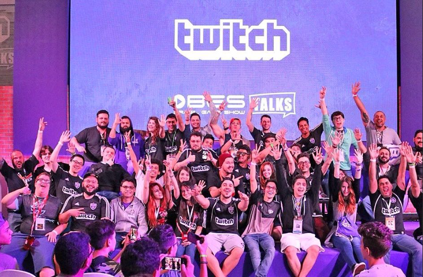 tocadoscoelhos2's tweet photo. CURIOSIDADE:
Eu havia conseguido Partner na @Twitch em outro canal em 2016 e estive no stand da Twitch na BGS de 2017. Poucos de vocês reconheceriam.
Meus nicks da época eram:
AlvaroCoelho / Flipermaniacos
jogava Hearthstone e ToS.
#twitchbr #BGS2017 #TBT #TwitchPartner https://t.co/hcEOsUtxl9