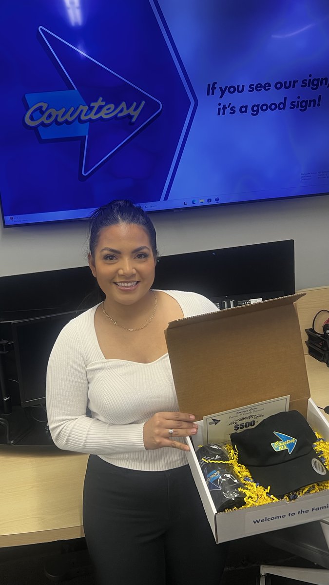 Welcome Karely to the Courtesy Kia Internet Team! We’re thrilled to have you and cant wait to see you succeed!
#CourtesyKia #CourtesyWay #SwagBox #BDCBestDarnCrew #Welcome 🥳🥳🎉🎉🙌🏽🙌🏽