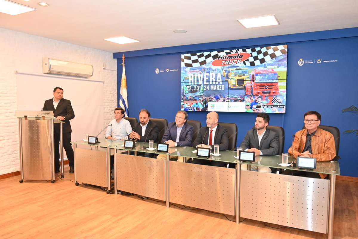 minturuy's tweet photo. Se calientan los motores en Rivera con la primera fecha de la Fórmula Truck.
La temporada comenzará el fin de semana del 22 al 2, en el Autódromo Internacional Eduardo P. Cabrera, de la ciudad norteña, y contará con la presencia de 35 pilotos.
➡ Más info: https://t.co/rXhDBaL1ko https://t.co/7o9qpS8c26