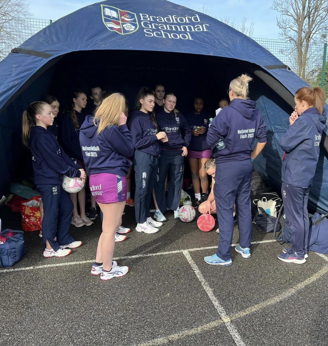 Alsmith191196's tweet photo. Memories popping up from this time last year, I was 8 months pregnant at the England Netball National Schools Finals @oundleschool with @bgsnetball 

What a fantastic weekend we had, a great experience for coaches and players! 

#netballfamily https://t.co/7Tz54kJLQY