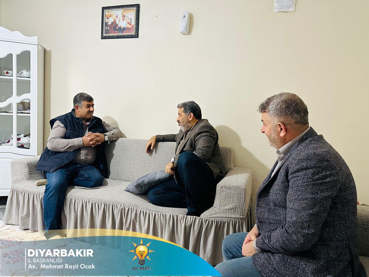 akpartidbakir's tweet photo. 📌Gönül Sofrasında Buluşuyoruz.

ALLAH Tuttuğumuz oruçları kabul eylesin.

İl Başkanımız Sn.@RasitOcak ve Yönetim Kurulu Üyelerimiz Şehmus SAGUN, Fahri ATEŞ ile beraber; Yenişehir ilçemizin Ben U Sen mahallemizde Kemal  KARA  hemşehrimizin iftar sofrasına misafir olduk.
Misafirperverliklerinden dolayı hemşehrilerimize teşekkur ederiz.

#HazirizKararliyiz 
#GercekBelediyecilik