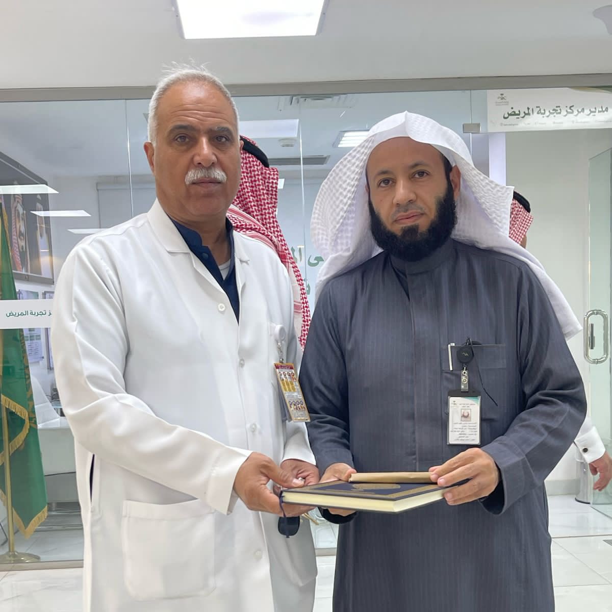 HBHCluster's tweet photo. اطلق قسم التوعية الدينية بمستشفى الملك خالد العام أحد مكونات #تجمع_حفرالباطن_الصحي مبادرة توزيع المصاحف وتهنئة موظفي ومراجعي المستشفى في شهر #رمضان https://t.co/c8qKrgC7lh