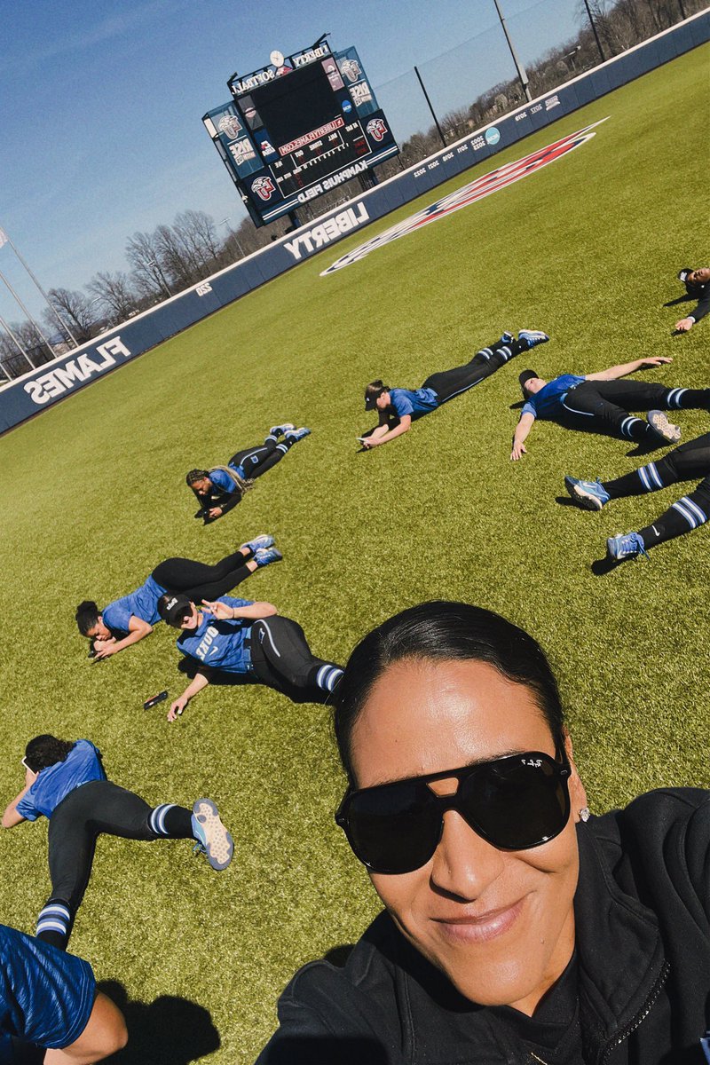 A little pregame sunbathing & visualization! @DukeSOFTBALL Spring Break edition 🤣