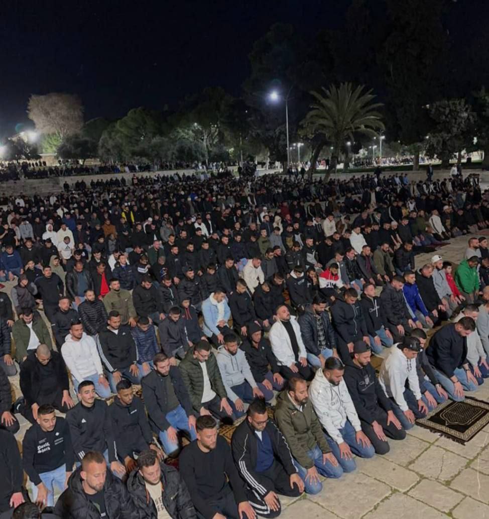 Despite Israeli occupation severe restrictions, thousands of Palestinians have managed to reach the Al-Aqsa Mosque and pray Taraweeh in it today in occupied Jerusalem.