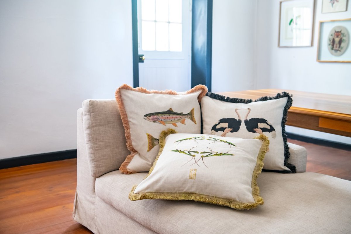 Rialheim's tweet photo. Cozy up with the charm of the countryside with our African Farm Scatter Cushions. Choose just the cover or get it fluffed up with an inner—ready to spruce up your space with a touch of Africa's heartland. #Scatters #Cushions #rialheim #homedecor https://t.co/ribybV8iF2