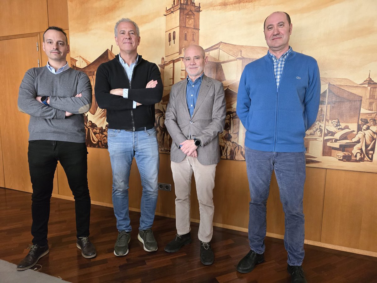 cam_valladolid's tweet image. Nuestro presidente @victor_a_c_r se ha reunido con el alcalde de #Villanubla, Pablo Miranda,  Salvador Hernández de #Nutralgape y Juan Pablo de #Metasol para compartir los retos y posibilidades que abre el nuevo Plan de Dinamización Local del municipio para el tejido empresarial.