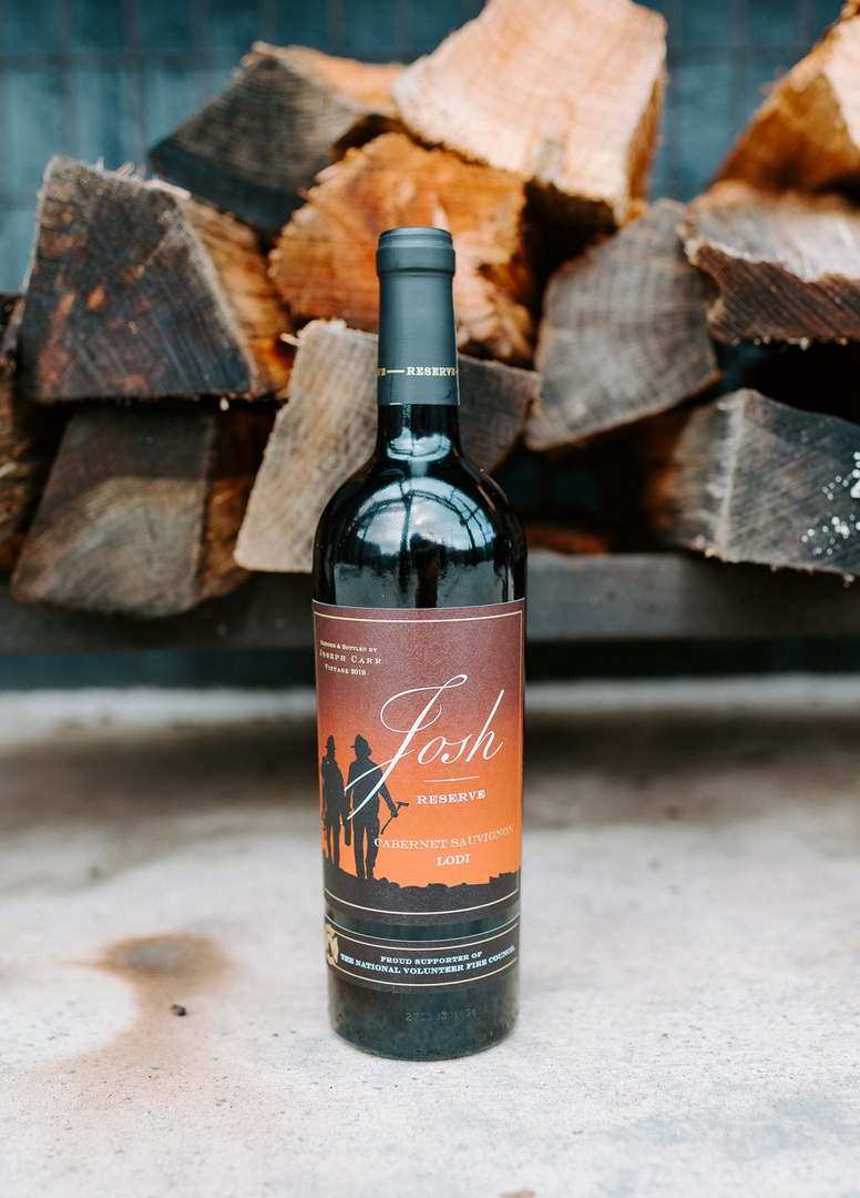 AlabamaCrown's tweet image. Home is where the Hearth is... The Hearth Cabernet Sauvignon from @joshcellars is meant to be sipped and savored with friends and family. 

#joshcellars #cabsav #winelover #sipandsavor #homeiswherethehearthis