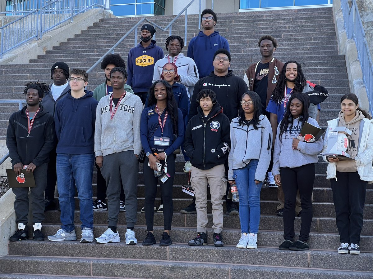 Euclid athletes participating in the @Ohio_GCC Leadership Conference….Our kids learning how to be a productive leader….@EUCPanthers thers @euclidschools @CoachCreel