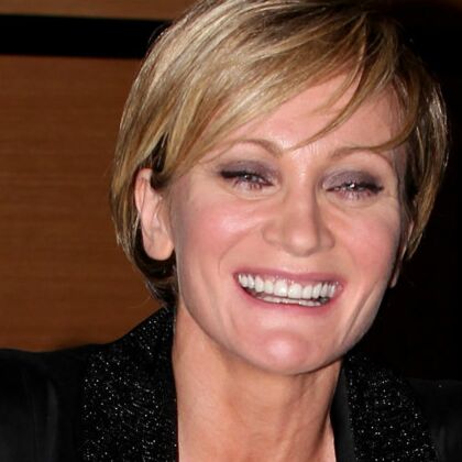 RodyRenoi's tweet photo. Pour ceux qui connaissent cette dame,
franchement, pour reprendre du Édith Piaf et représenter la France aux J-O,
sans parler de la carrière qu'elle a eu,
ça aurait eu plus d'allure, non...? https://t.co/Kpi7yDeq0Q