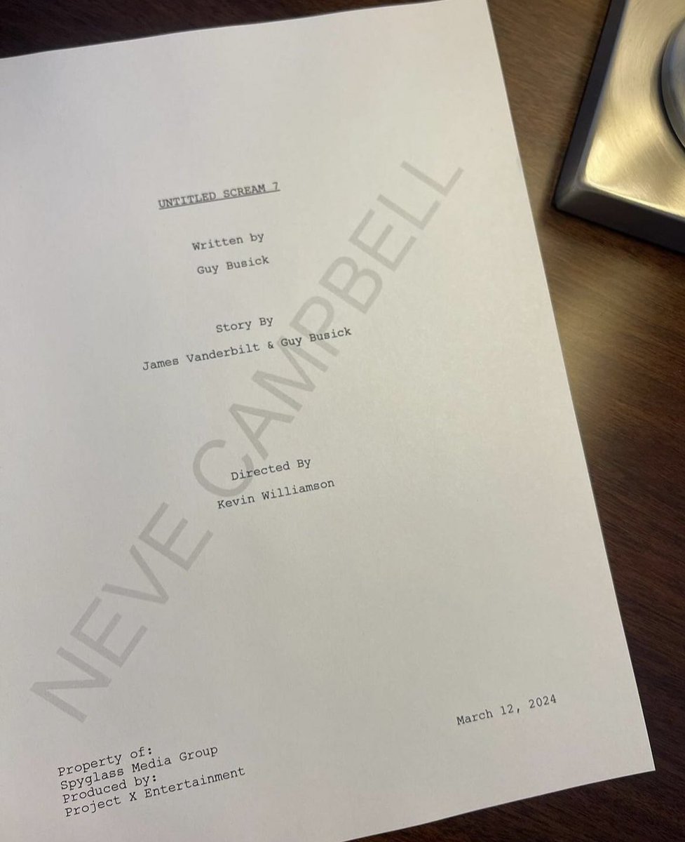 🚨 Neve Campbell confirma via Instagram que retornará como Sidney Prescott em ‘Pânico 7’.