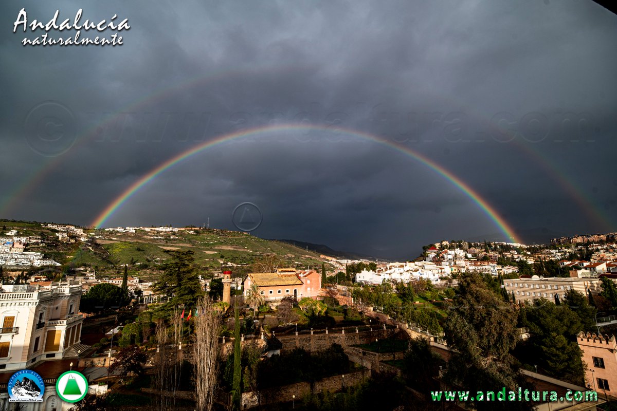 Andaltura's tweet photo. Muchas Sierras de Andalucía han recibido, con necesidad, una de las nevadas más imponentes de los últimos años

Doble arcoíris durante el episodio climático

https://t.co/hUjwCblcKy

#doblearcoiris #climadeandalucia #andaltura #andalucia_naturalmente https://t.co/RwiS4TckFy