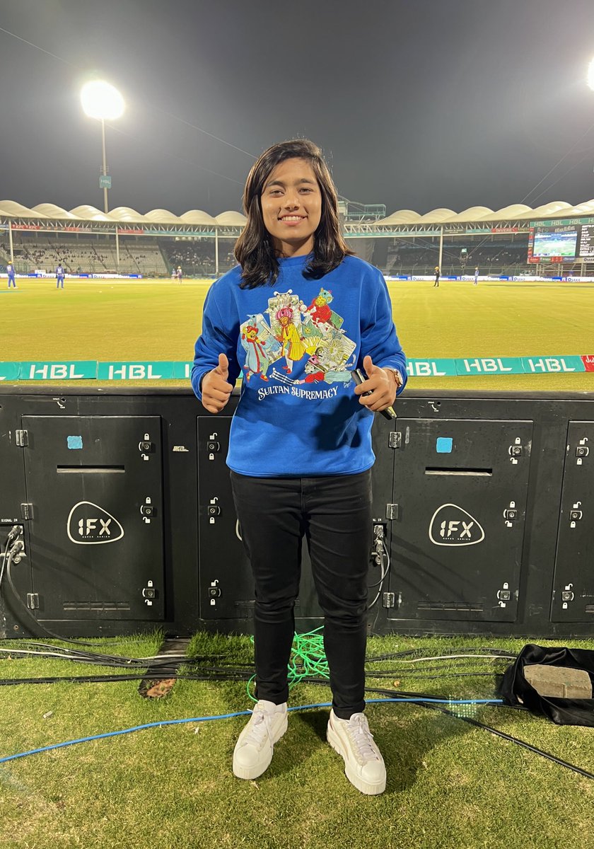 Our ambassador @imfatimasana is here to cheer us on tonight! 🤩 #HBLPSL9 | #SultanSupremacy | #QGvMS