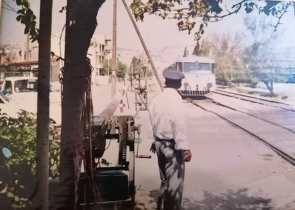 Hakan Korkusuz “1980’li yıllar babam İzmir şirinyer aşağı geçitte otorayı geçiriyor”