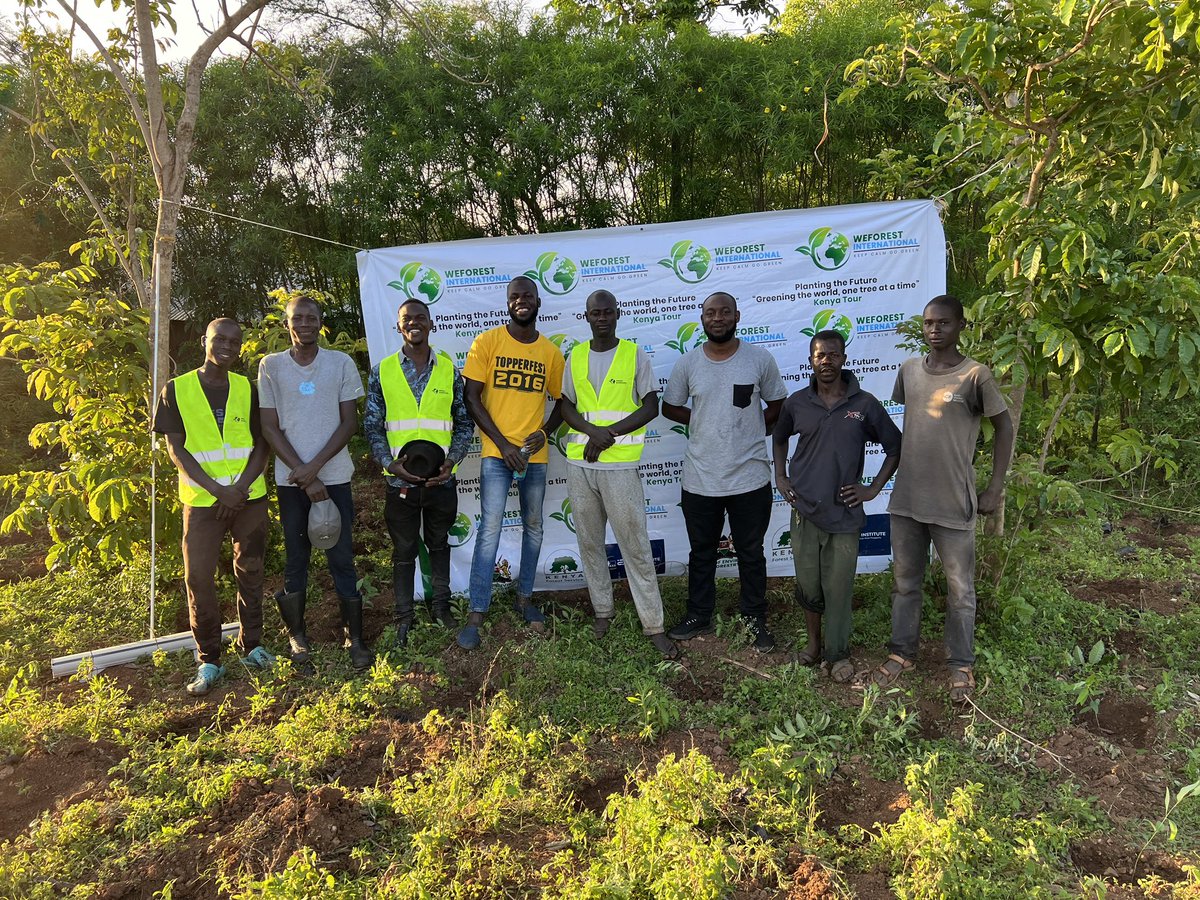 Weforestinter's tweet photo. Our amazing volunteers planted 100 trees today! Every tree counts in the fight against climate change. Want to get involved? Sign up for our next volunteer event! #volunteers #reforestation #citizentv #presidentruoatabsmall #amerix #crownbus #stabbed https://t.co/HMxjZEstEy